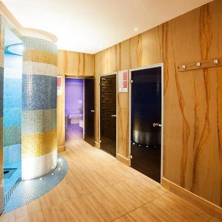 Luxury 2 Bedroom Apartment Bucarest Esterno foto