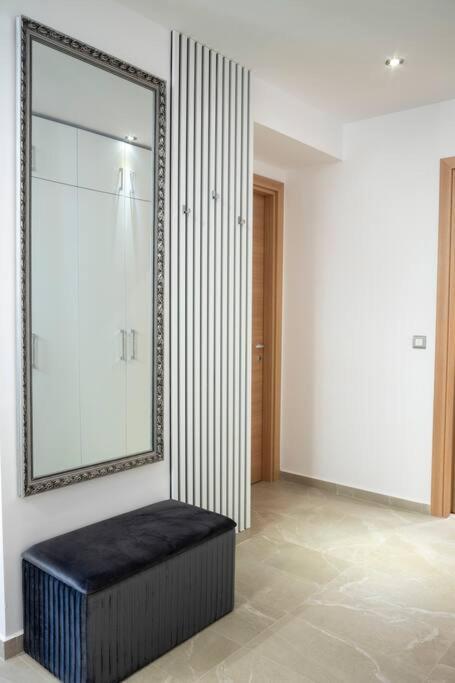 Luxury 2 Bedroom Apartment Bucarest Esterno foto