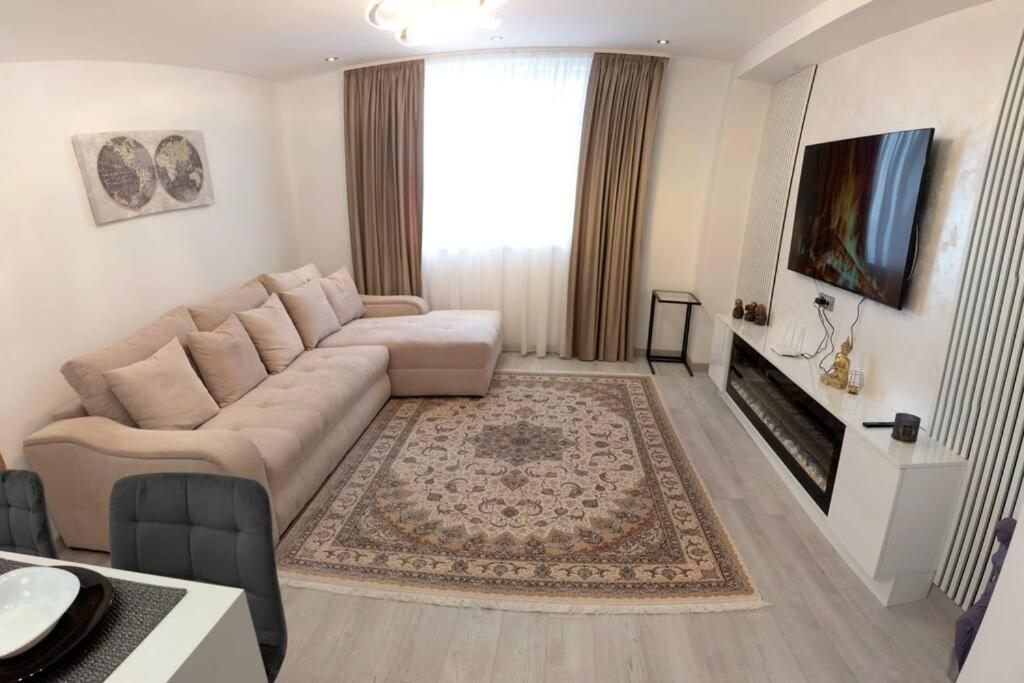 Luxury 2 Bedroom Apartment Bucarest Esterno foto