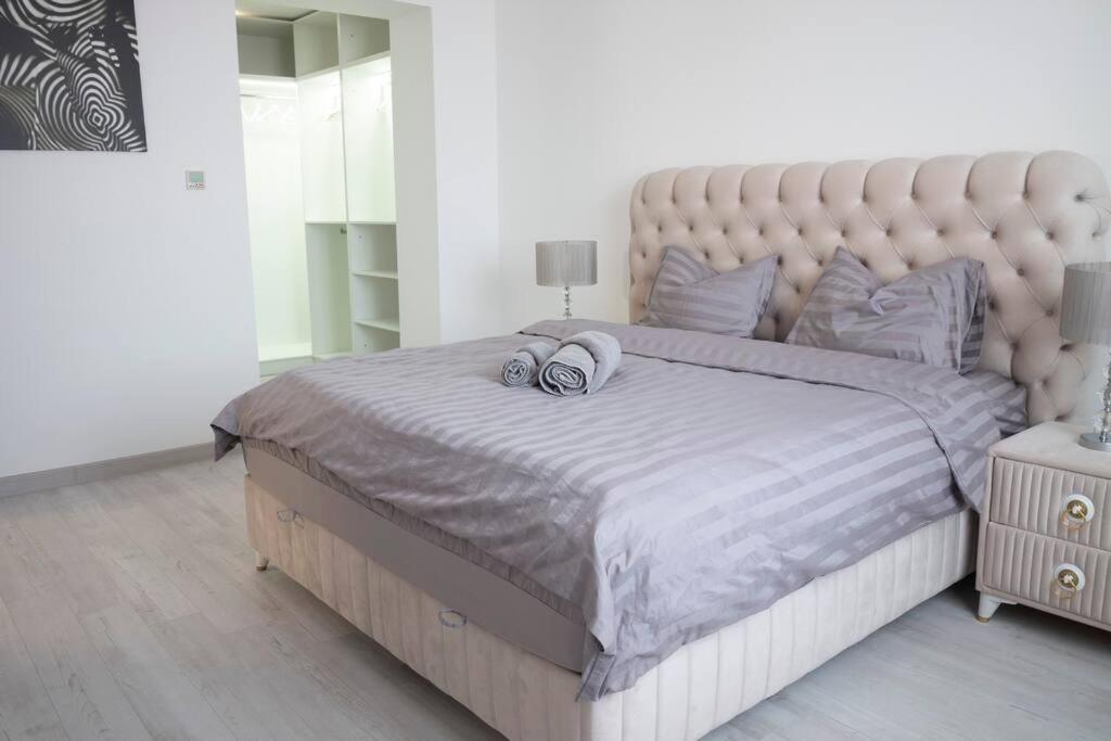 Luxury 2 Bedroom Apartment Bucarest Esterno foto