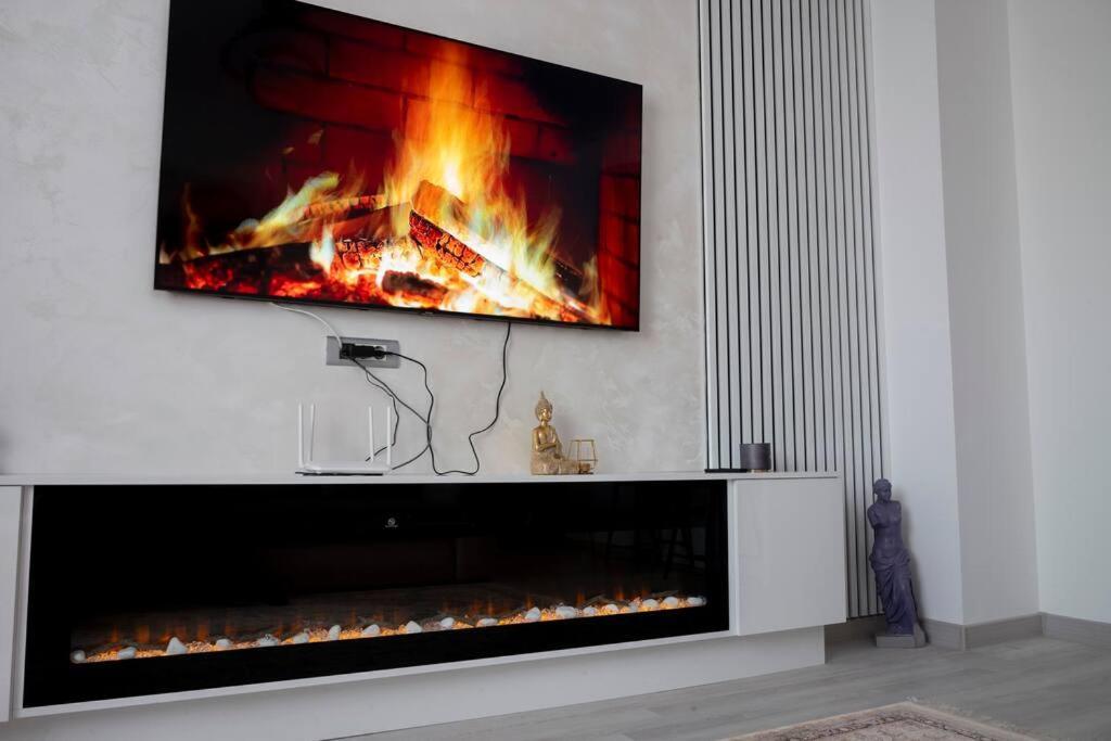 Luxury 2 Bedroom Apartment Bucarest Esterno foto