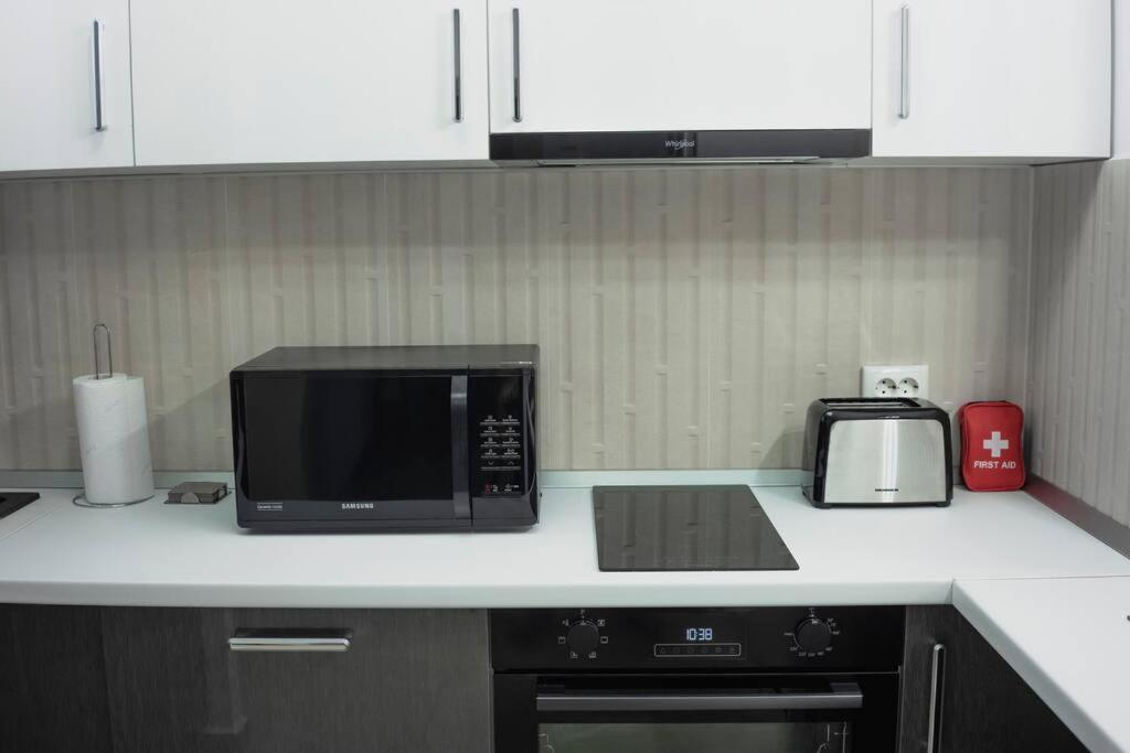 Luxury 2 Bedroom Apartment Bucarest Esterno foto