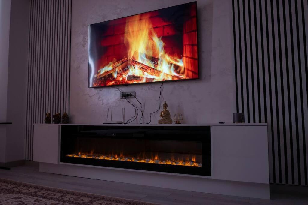 Luxury 2 Bedroom Apartment Bucarest Esterno foto